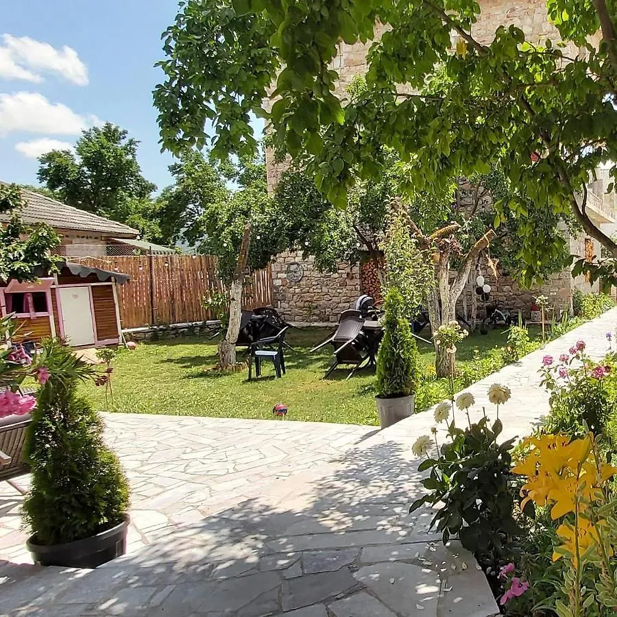 Bujtina Liana Voskopoje Hotel 0*,  Albanië