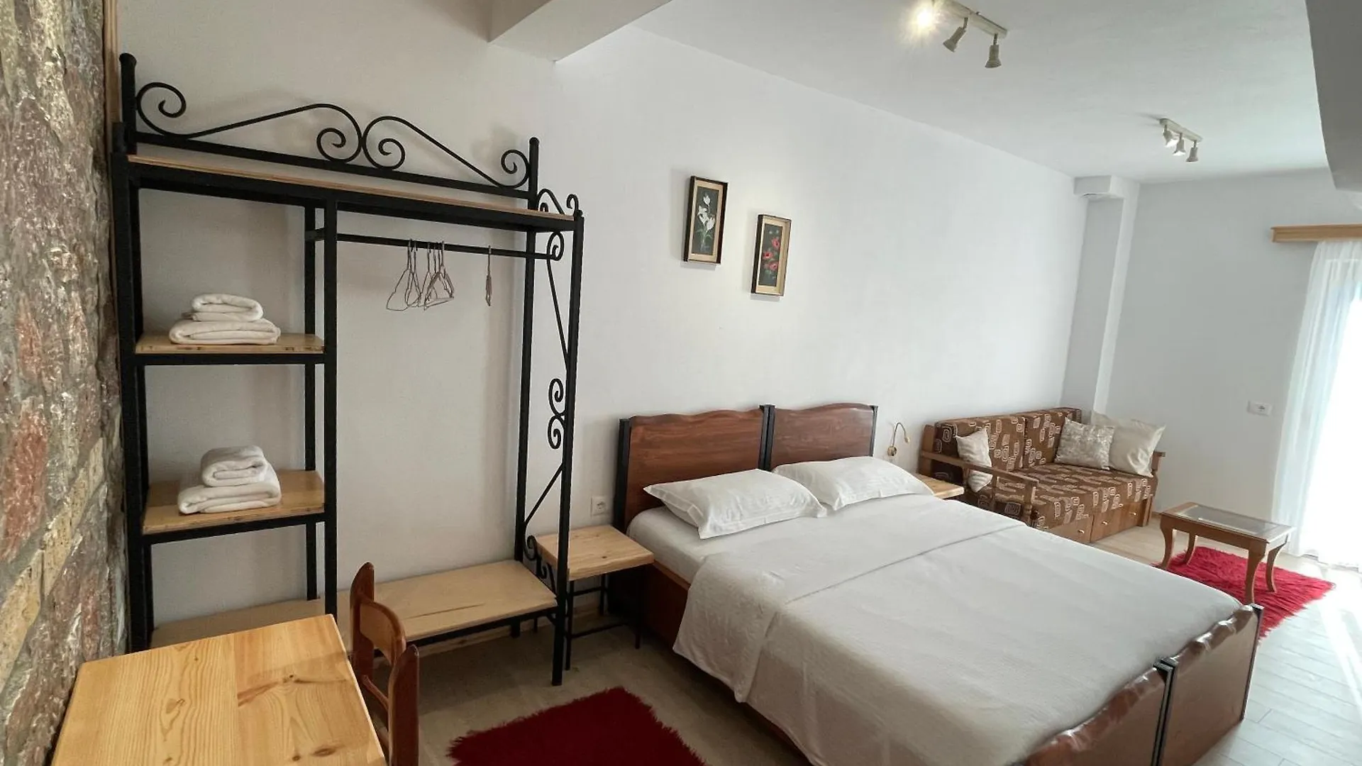 Bujtina Liana Voskopoje Hotel Albanië