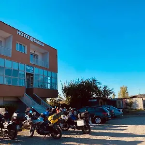 Sarda Deja's Ford