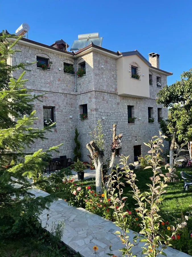 Bujtina Liana Voskopoje Hotel 0*,