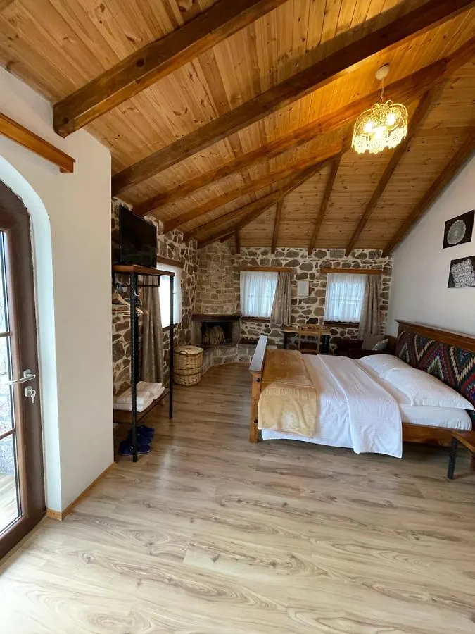 Bujtina Liana Voskopoje Hotel Guest house