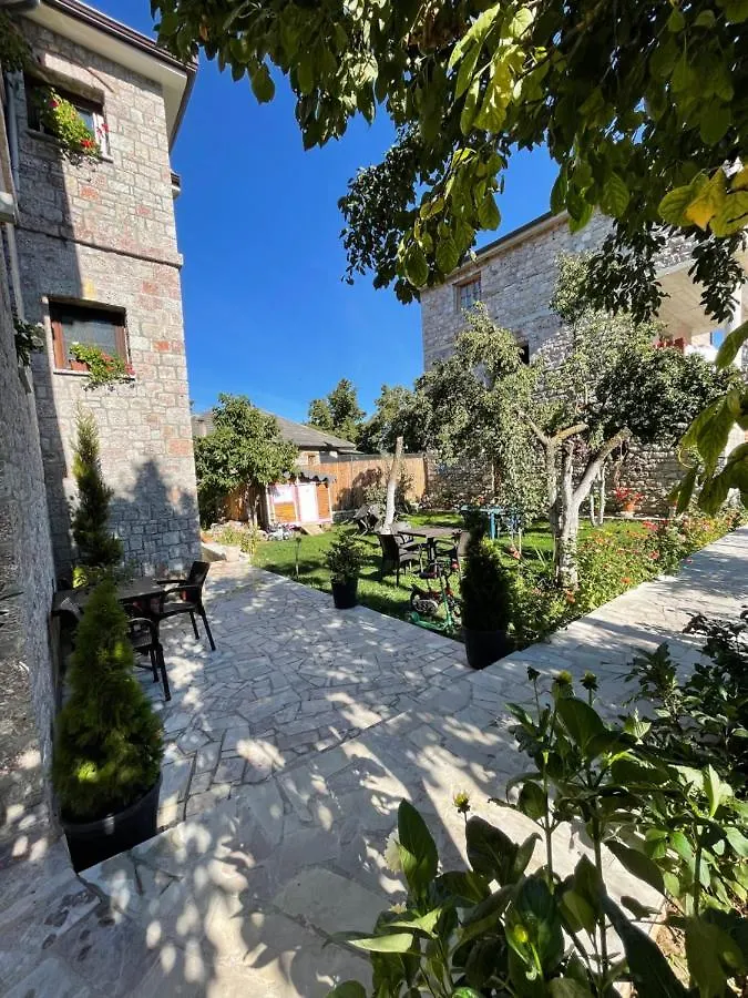 Guest house Bujtina Liana Voskopoje Hotel