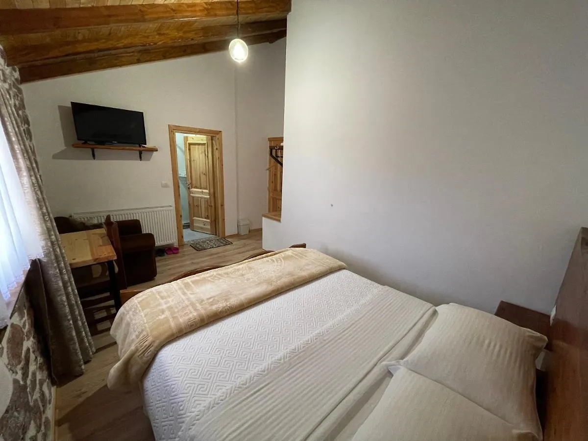 Guest house Bujtina Liana Voskopoje Hotel
