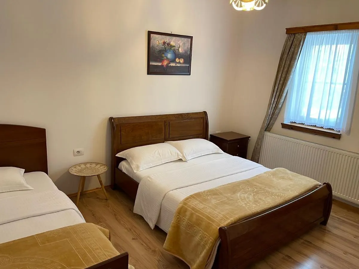 Guest house Bujtina Liana Voskopoje Hotel